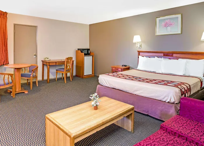 Super 8 By Wyndham Upland Ontario Ca