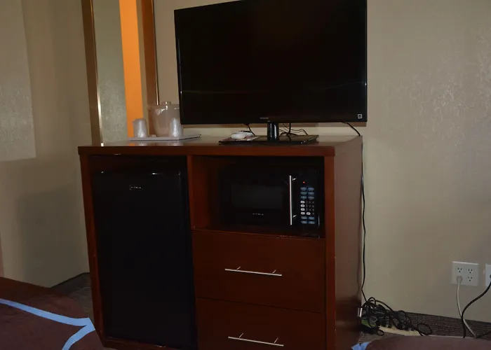 Super 8 By Wyndham Altoona