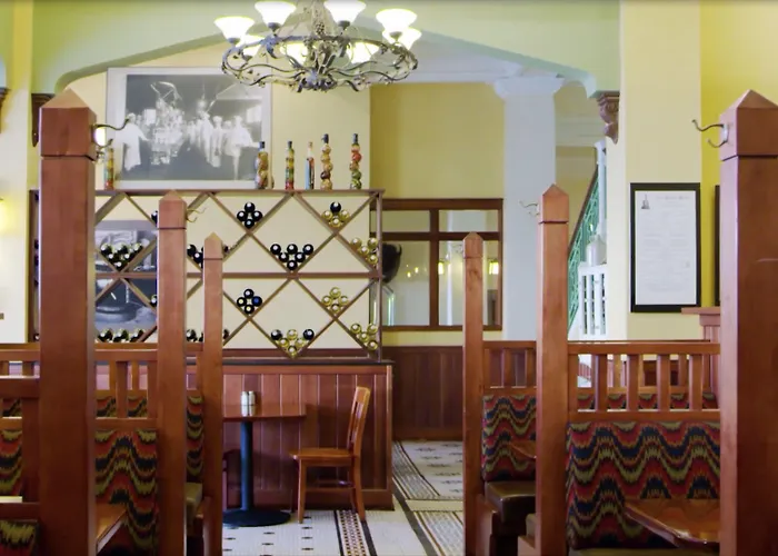 Historic Plains Hotel