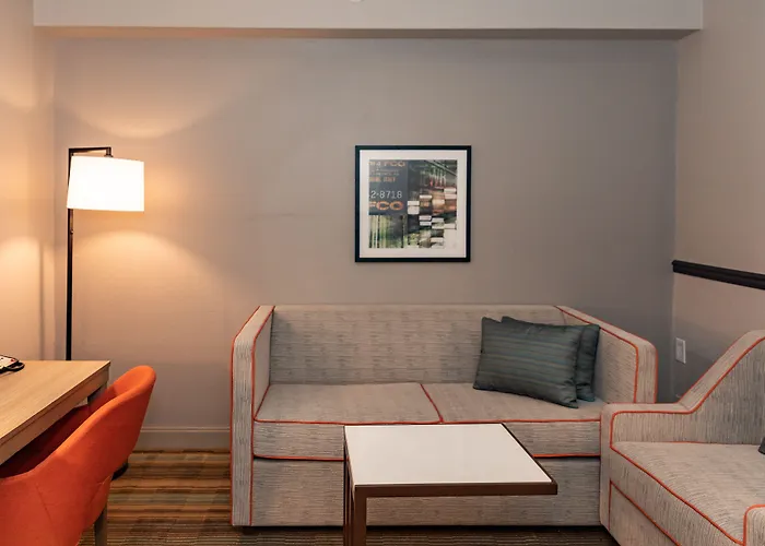 Hampton Inn & Suites By Hilton- Newark Airport Elizabeth