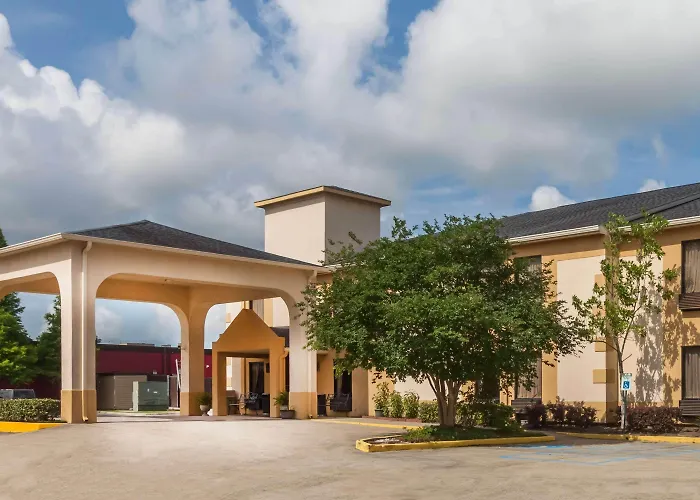 Days Inn & Suites By Wyndham New Iberia