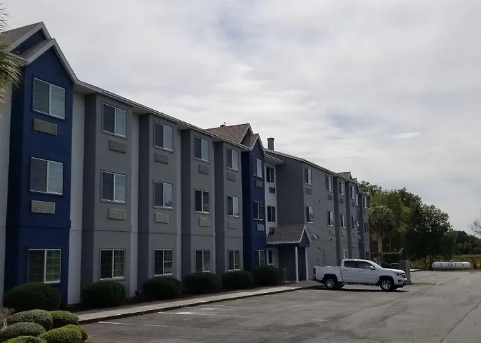 Microtel Inn & Suites By Wyndham Bushnell