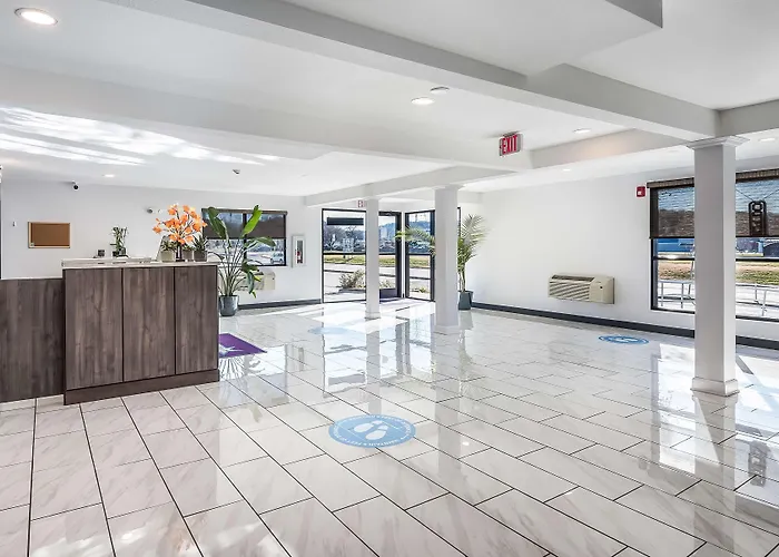 East Peoria Cheap Hotels
