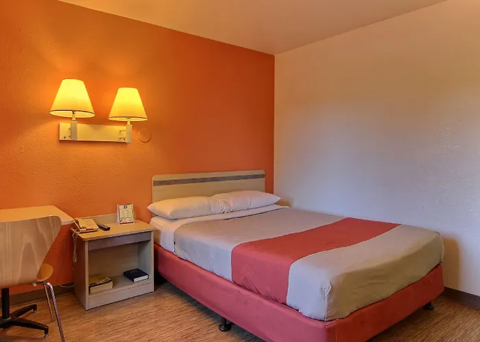 Motel 6-Bismarck, Nd