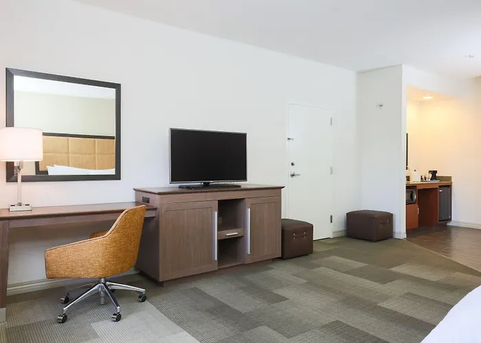 Hampton Inn & Suites Camarillo