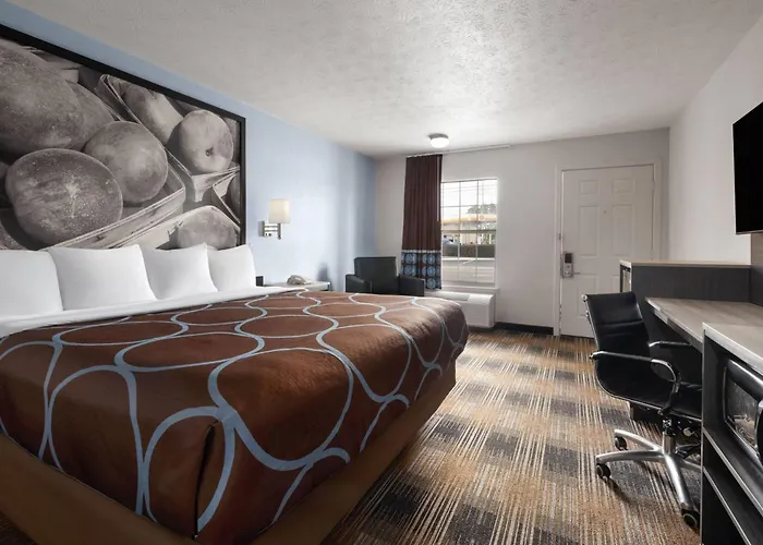 Super 8 By Wyndham Covington
