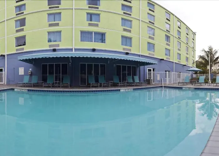 Holiday Inn Express Hotel & Suites Fort Lauderdale Airport/Cruise Port By Ihg