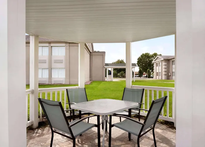 Baymont By Wyndham Des Moines North