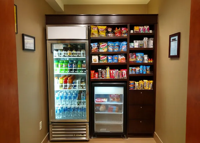 Fairfield Inn & Suites By Marriott Rogers