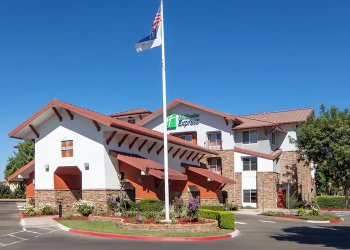Holiday Inn Express Turlock By Ihg