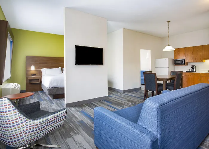 Holiday Inn Express Kansas City - At The Legends! By Ihg