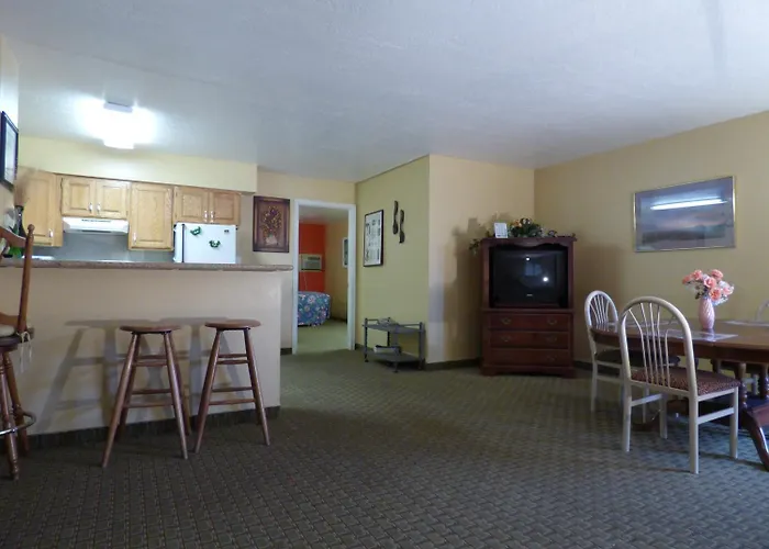 Coronada Inn & Suites