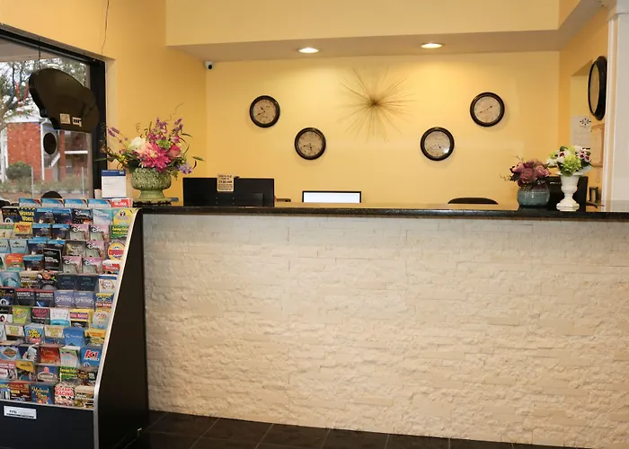 Shining Light Inn & Suites