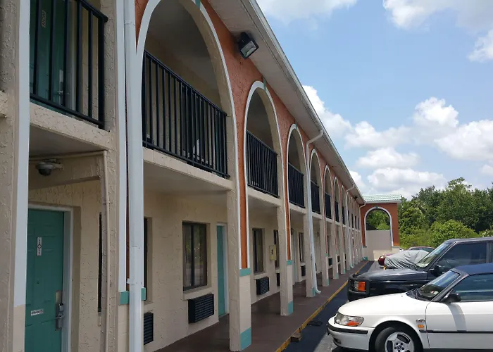Shining Light Inn & Suites