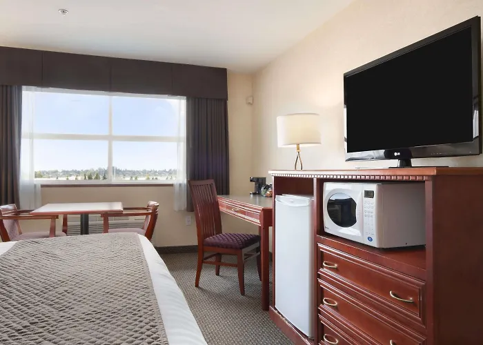 Days Inn & Suites By Wyndham Langley