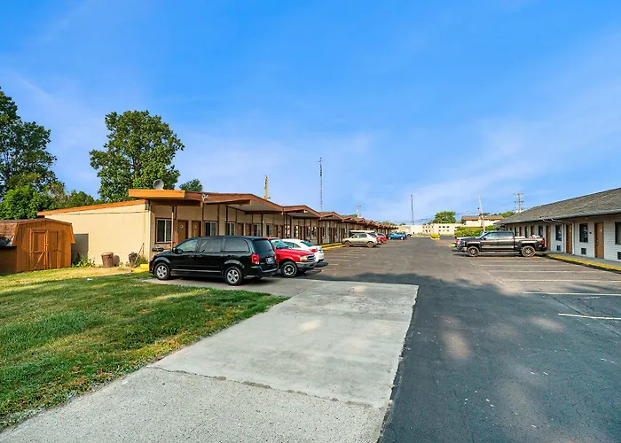 Great Lakes Inn & Suites
