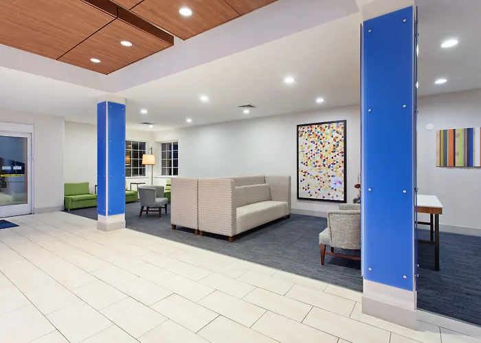 Corona Cheap Hotels