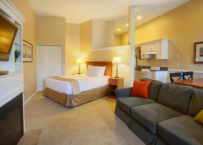 Rivertide Suites