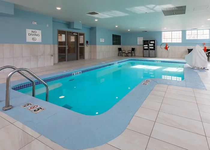 Holiday Inn Express & Suites Englewood - Denver South By Ihg
