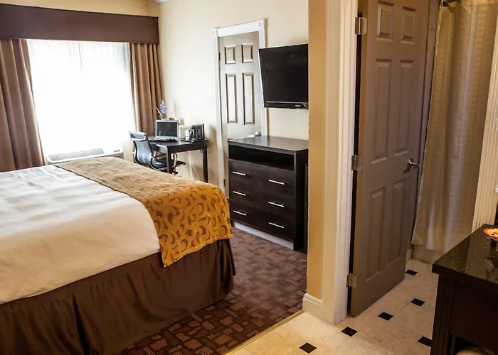 Marinwood Inn & Suites