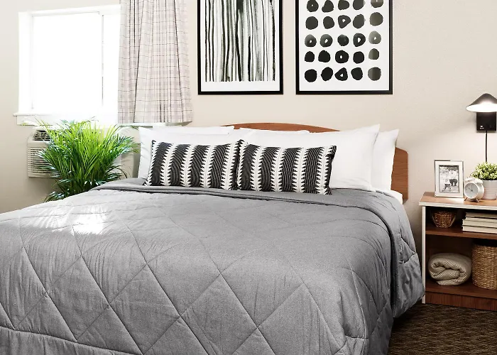 Intown Suites Extended Stay Chicago Il - Elk Grove O'Hare