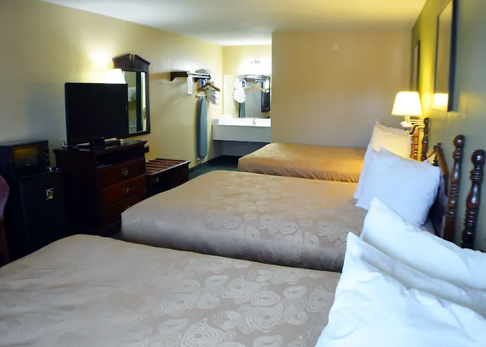 Angel Inn Near Imax, A Travelodge By Wyndham