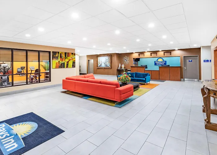 Days Inn & Suites By Wyndham San Antonio Near Frost Bank Center