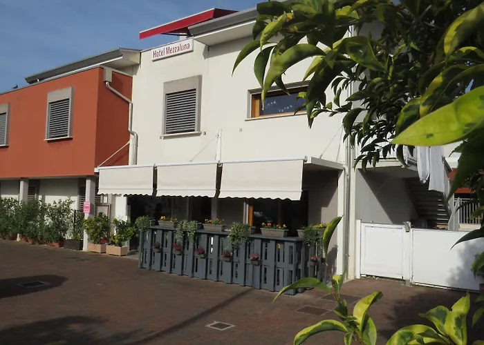 Hotel Mezzaluna
