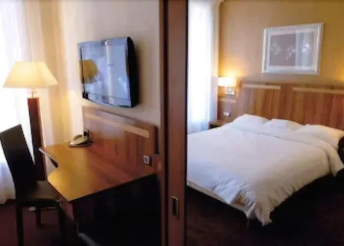 Hotel The Originals Du Grand Monarque Nantes Gare