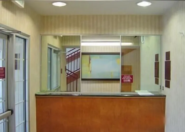 Hometown Inn & Suites