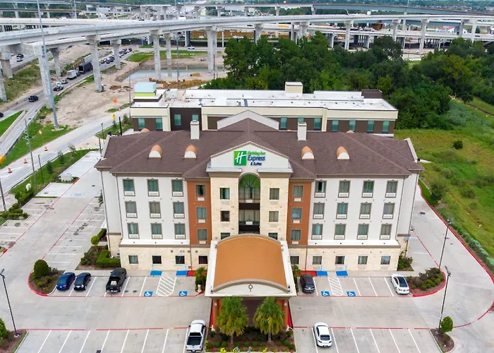Holiday Inn Express & Suites Houston South - Pearland By Ihg