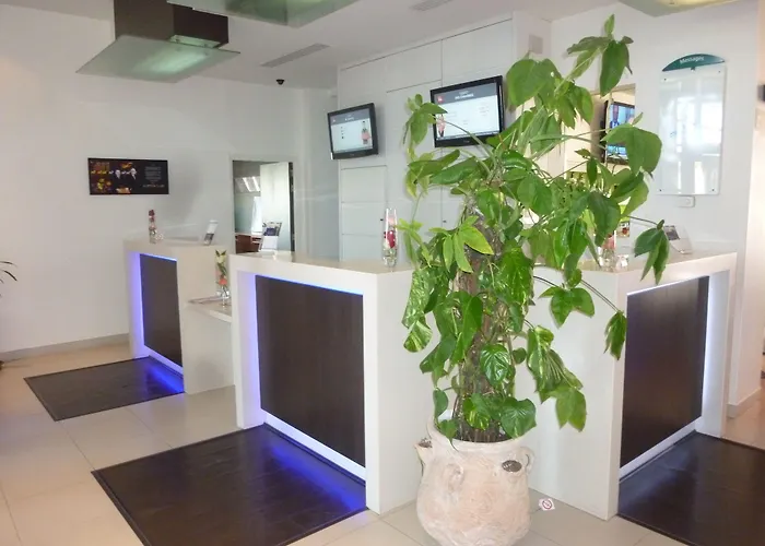 Ibis Oran Les Falaises