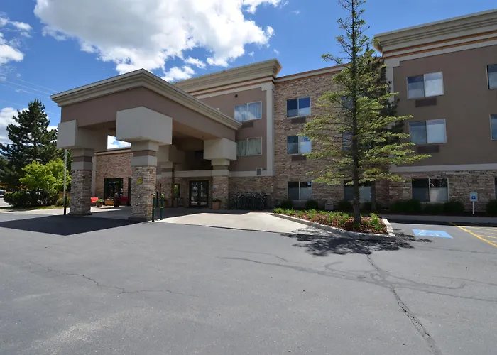 Wood River Inn & Suite