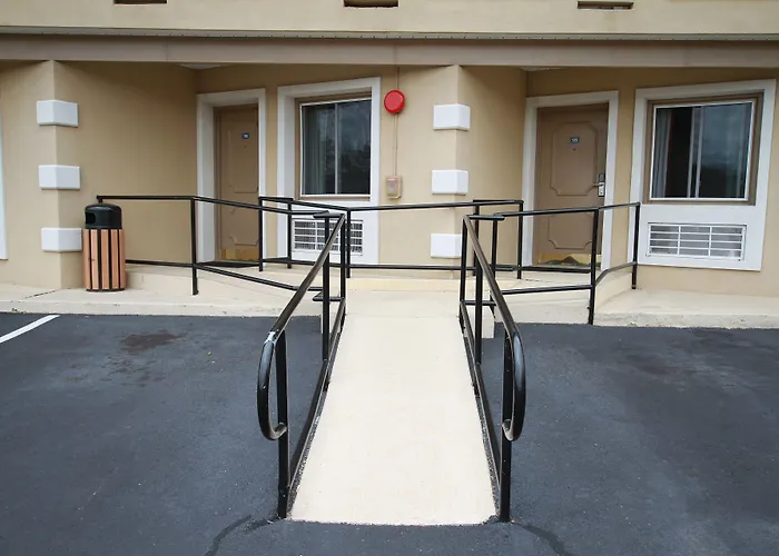 Travel Inn & Suites Flemington