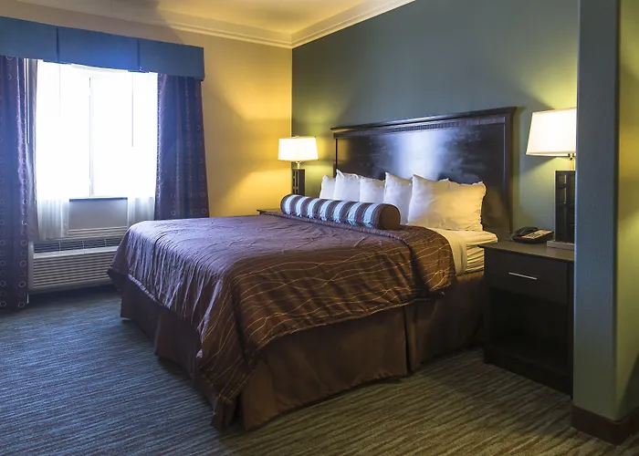 Red River Inn And Suites