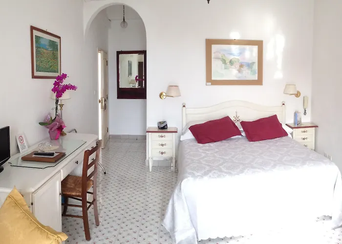 Positano Cheap Hotels