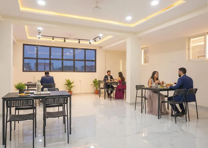 Fabhotel Prime Esta Inn - Nr Novotel Pune Nagar Road, Viman Nagar