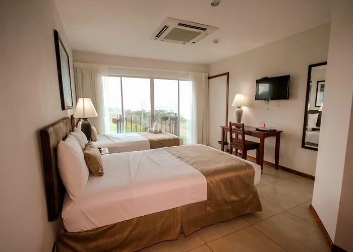 Beachfront Hotel Tramonto