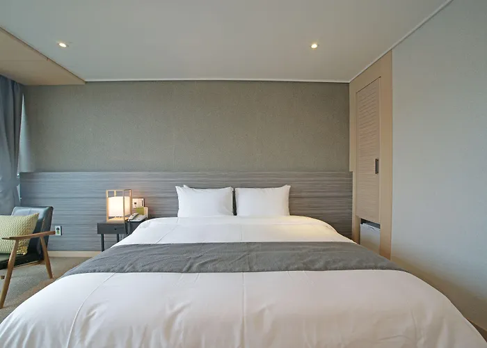 I-Jin Hotel