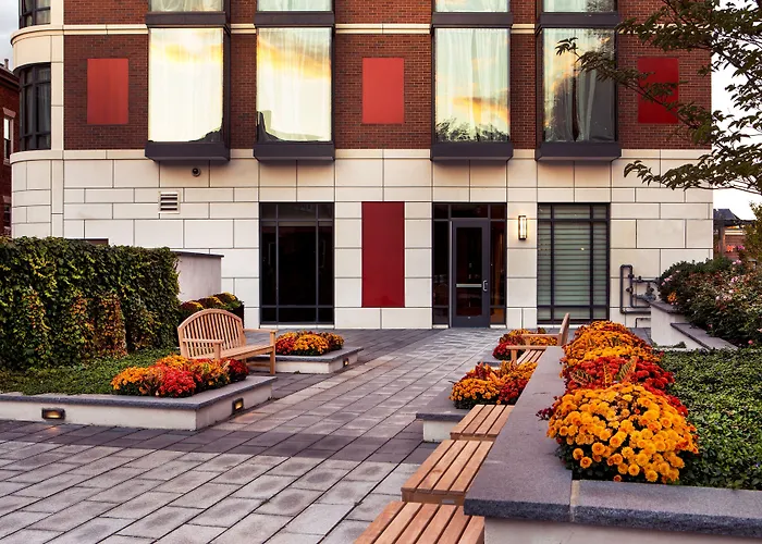 Porter Square Hotel