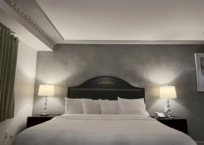 Chateau Suites