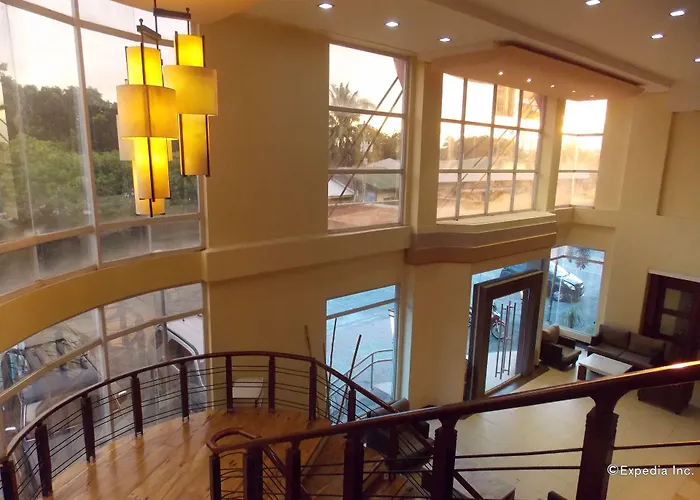Mo2 Westown Hotel - Mandalagan