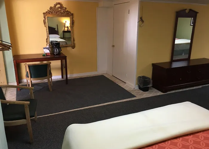 Dixie Plaza Hotel