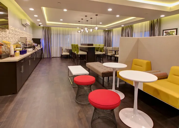 Days Inn & Suites By Wyndham Port Arthur