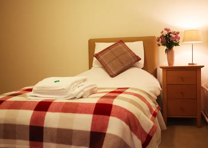 Airlie Arms Hotel