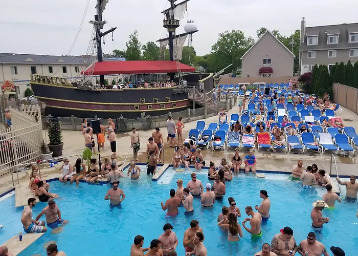 Grand Islander Hotel