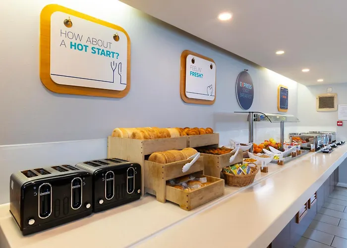 Holiday Inn Express Birmingham Oldbury By Ihg