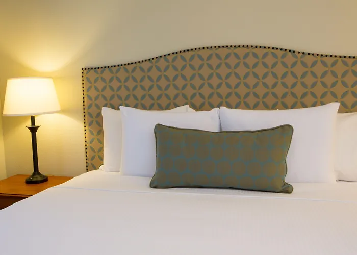 Pelican Shores Inn