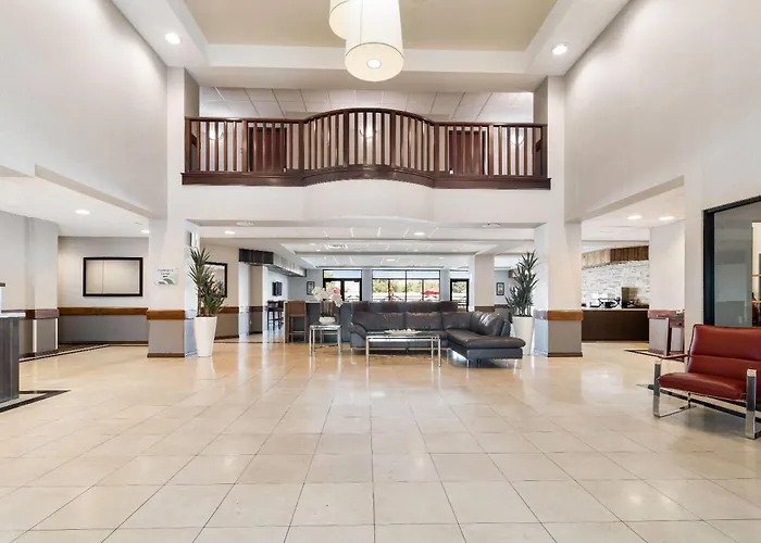 Wingate By Wyndham And Williamson Conference Center