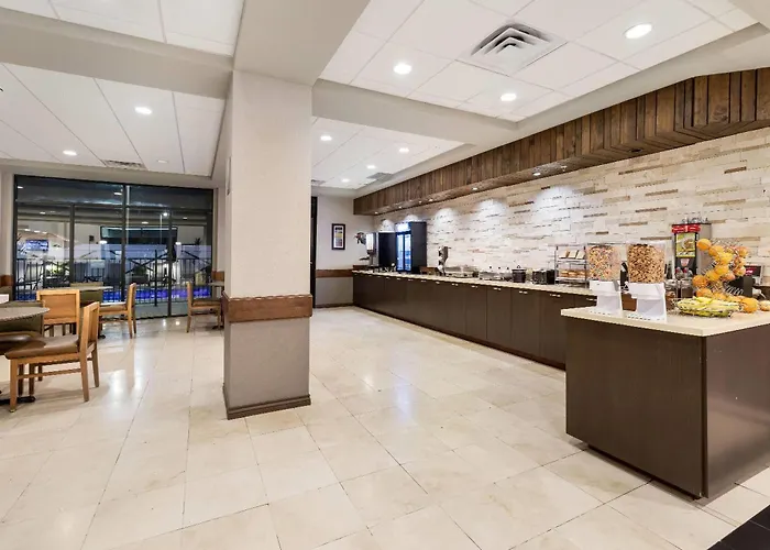 Wingate By Wyndham And Williamson Conference Center